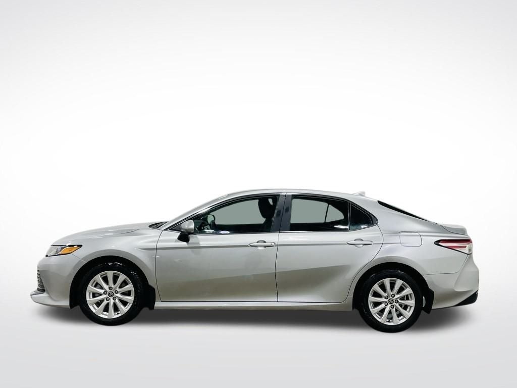 Vehicle image 16 of 62
