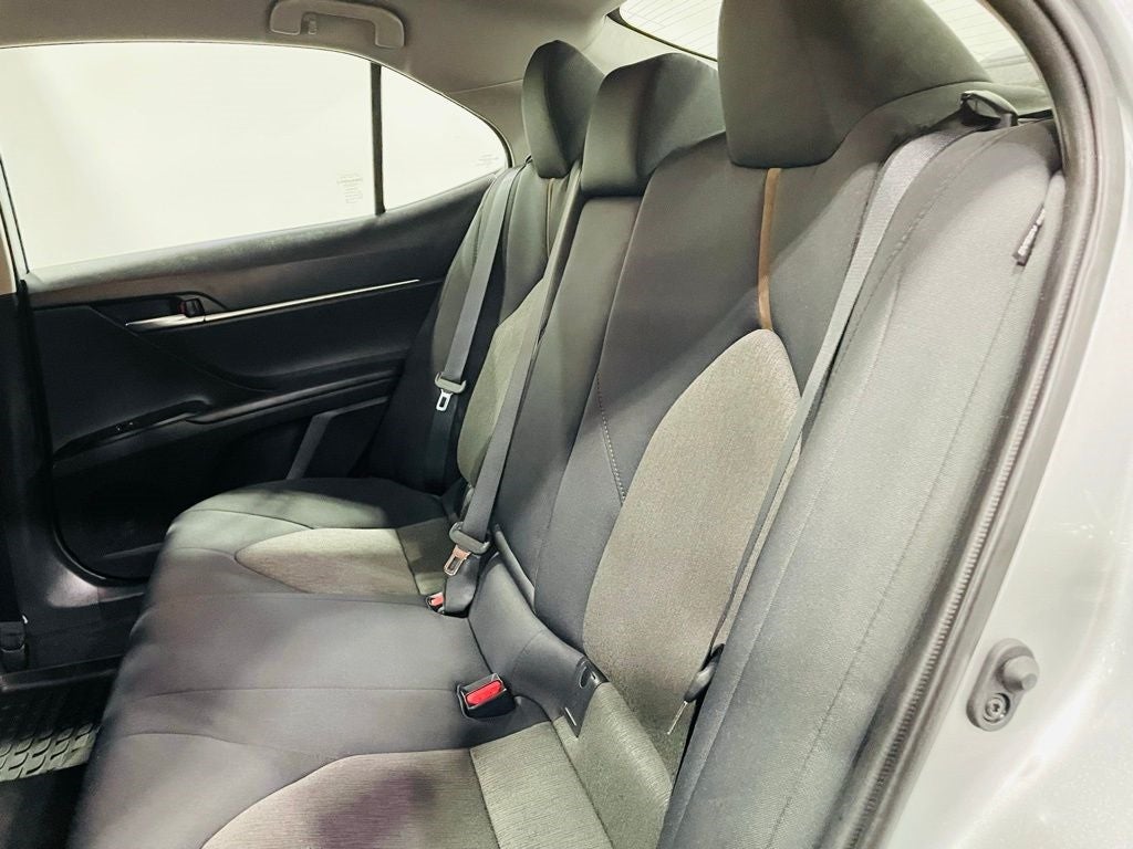 Vehicle image 22 of 62