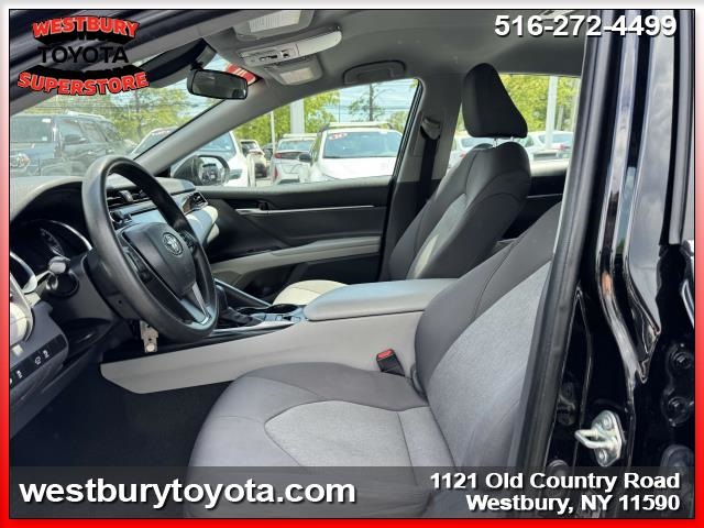 Vehicle image 25 of 36