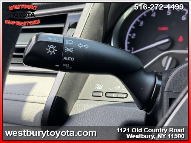 Vehicle image 33 of 36