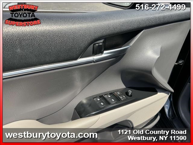Vehicle image 26 of 36