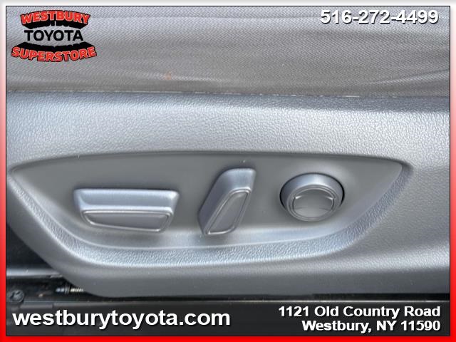 Vehicle image 28 of 36
