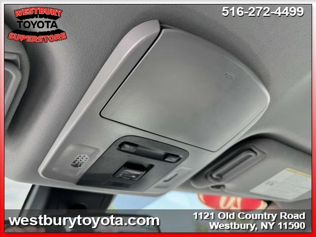 Vehicle image 18 of 36