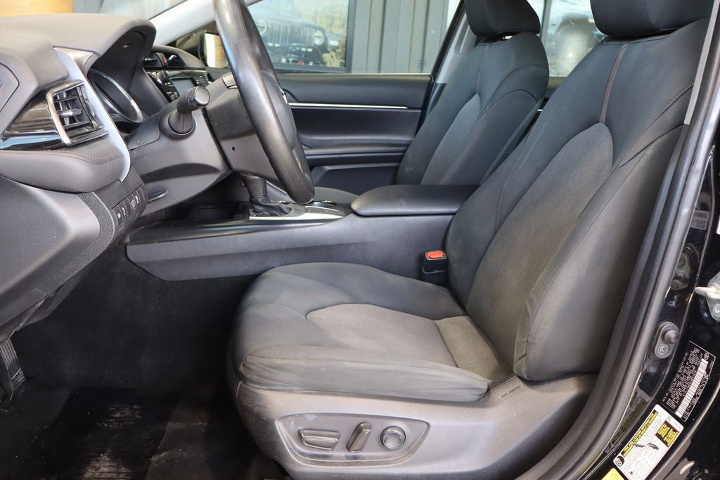 Vehicle image 11 of 37