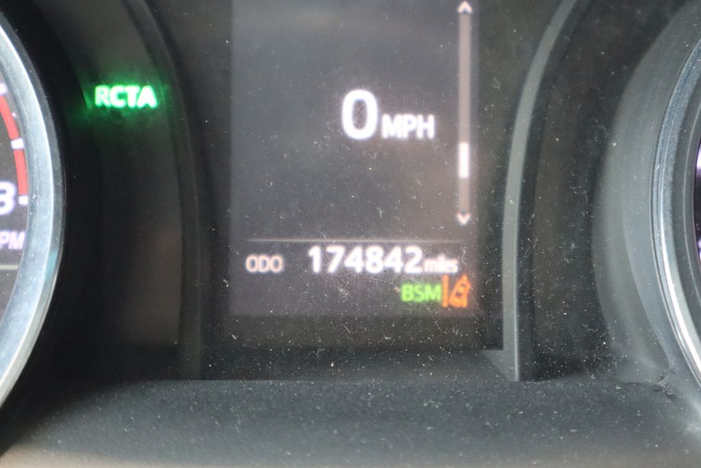 Vehicle image 16 of 37