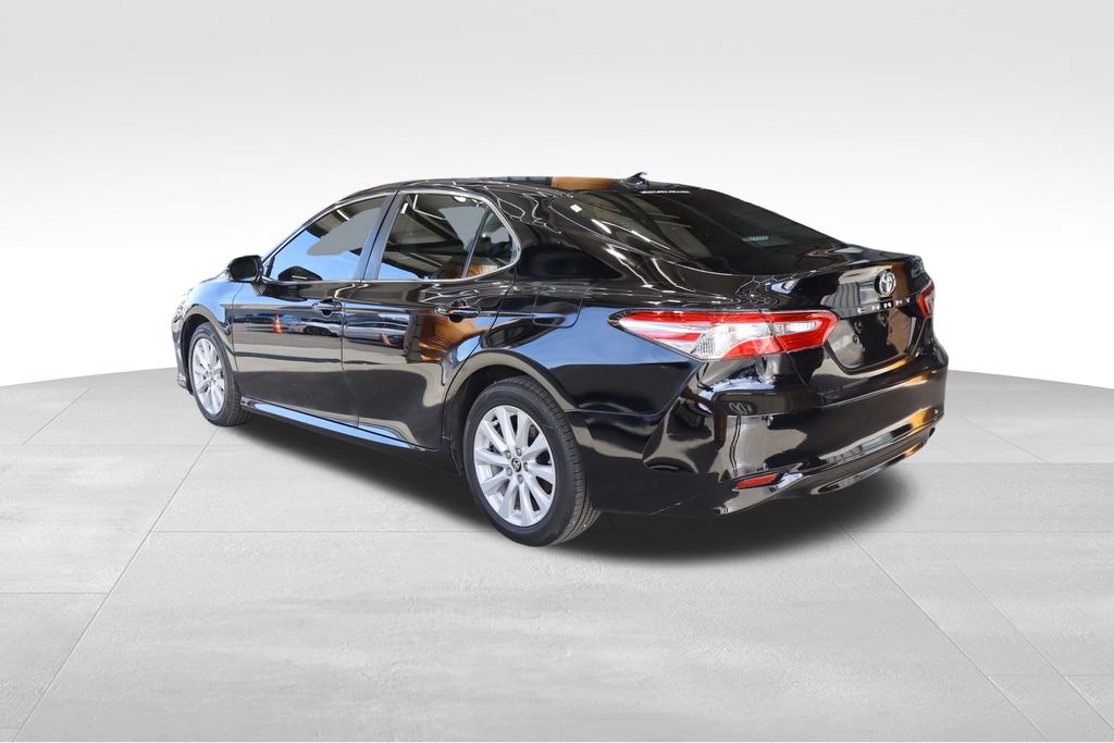Vehicle image 6 of 37