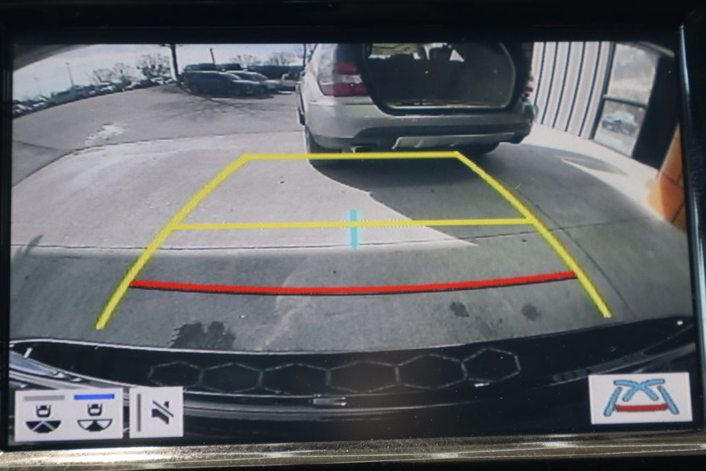 Vehicle image 31 of 37
