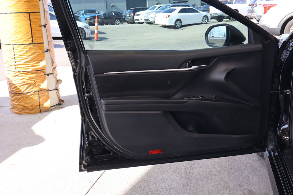 Vehicle image 34 of 37