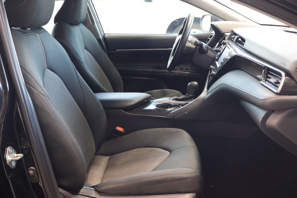 Vehicle image 12 of 37