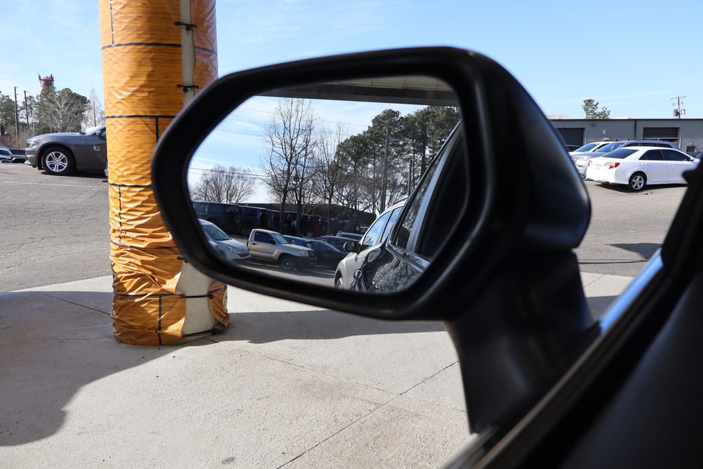 Vehicle image 15 of 37