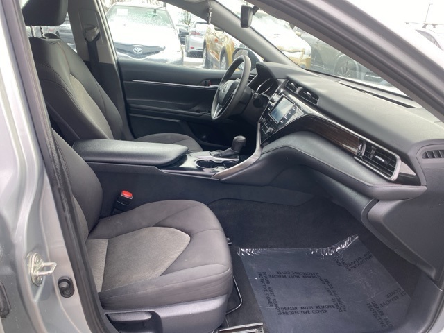Vehicle image 26 of 32