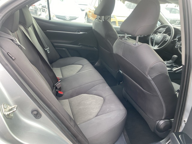 Vehicle image 22 of 32