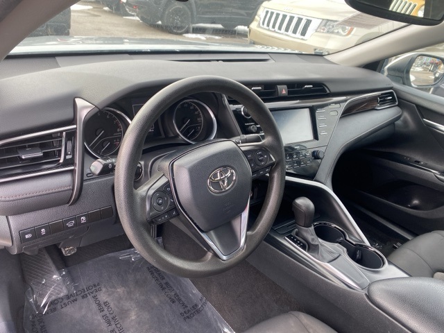 Vehicle image 8 of 32