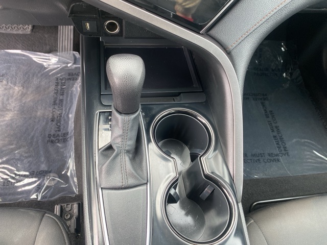 Vehicle image 14 of 32