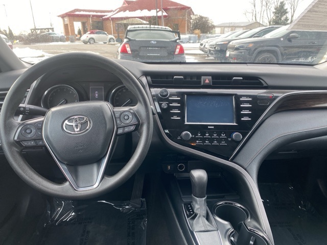 Vehicle image 7 of 32