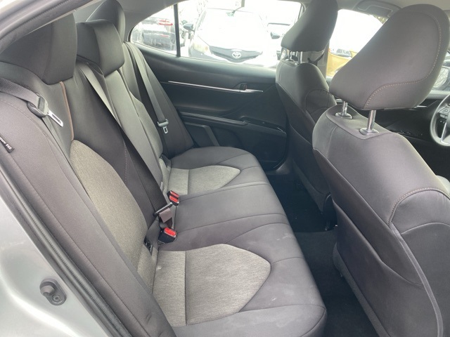 Vehicle image 23 of 32