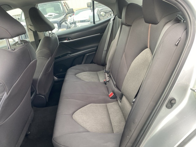 Vehicle image 18 of 32