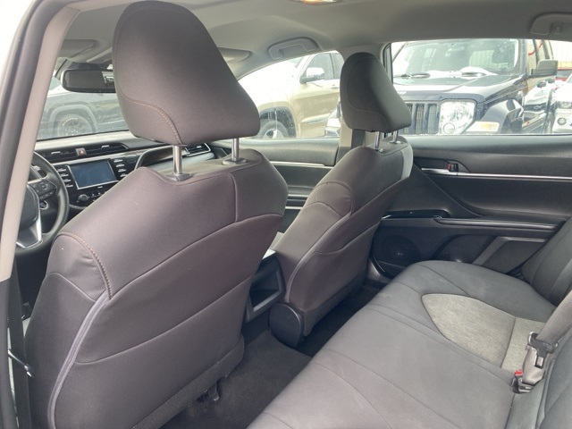 Vehicle image 16 of 32