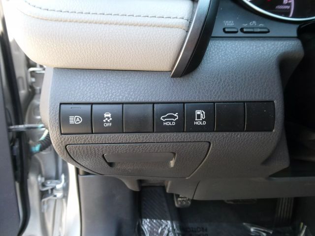 Vehicle image 15 of 27