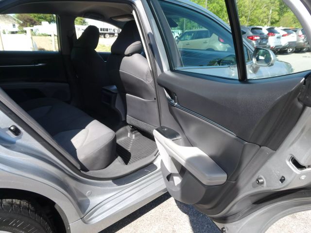 Vehicle image 21 of 27