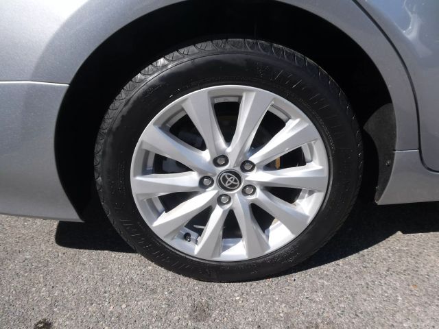 Vehicle image 23 of 27