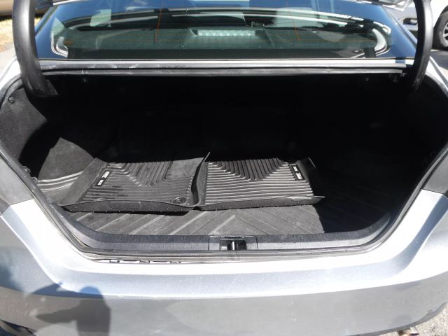 Vehicle image 10 of 27