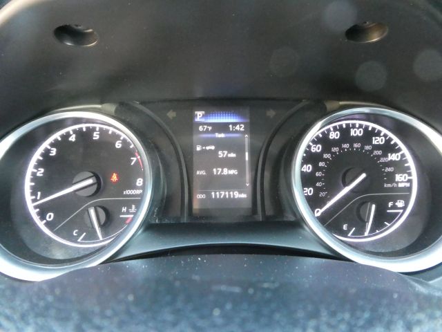 Vehicle image 17 of 27