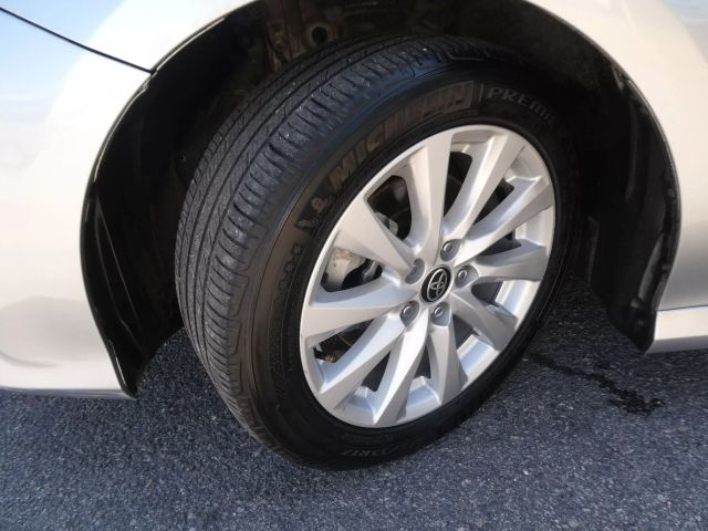 Vehicle image 25 of 27