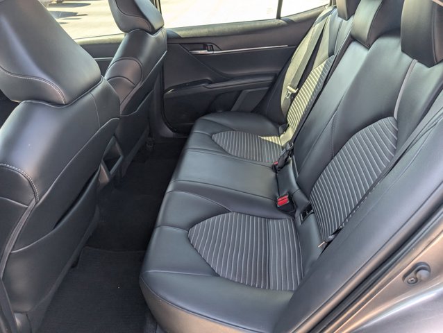 Vehicle image 13 of 26