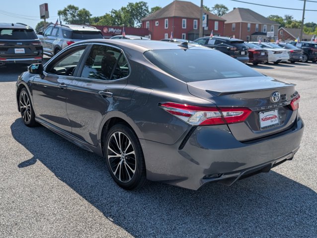 Vehicle image 8 of 26