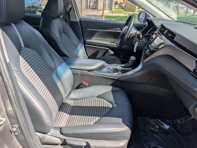 Vehicle image 14 of 26