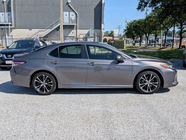 Vehicle image 5 of 26