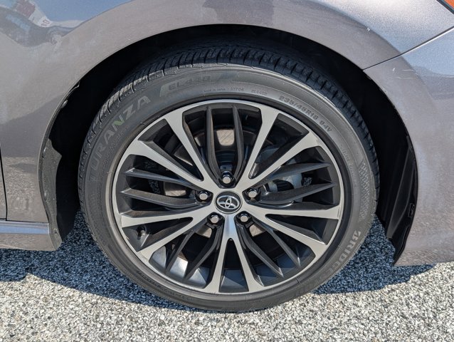 Vehicle image 10 of 26