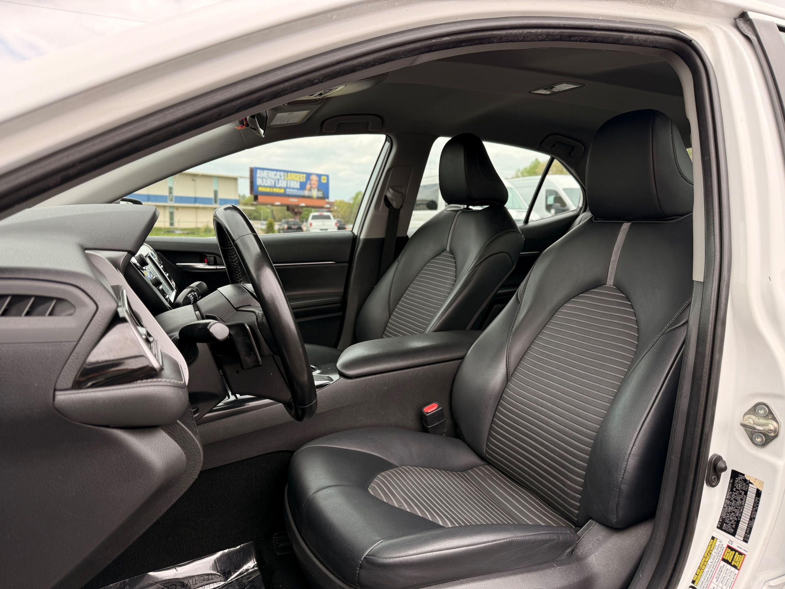 Vehicle image 15 of 30