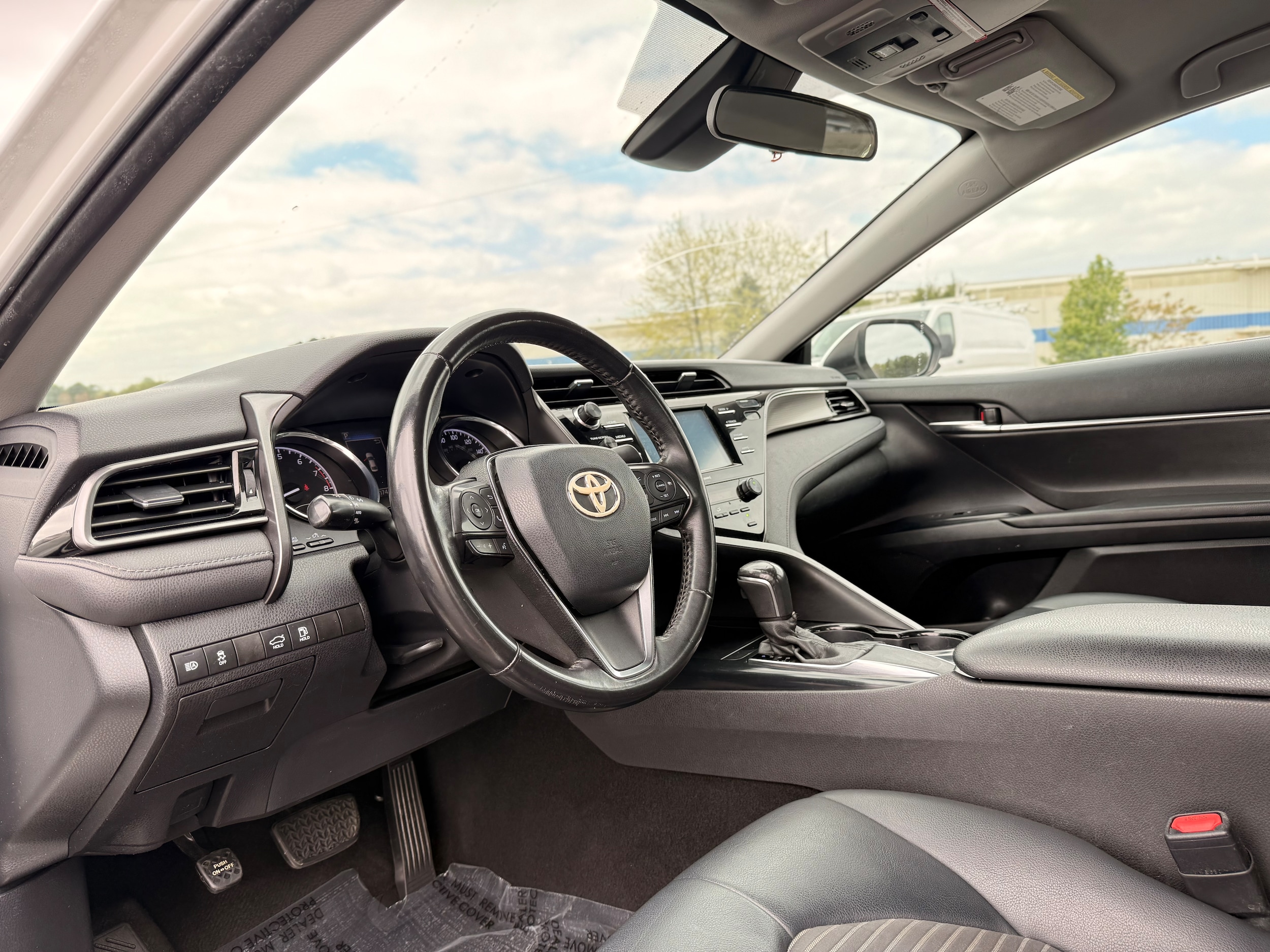 Vehicle image 13 of 30