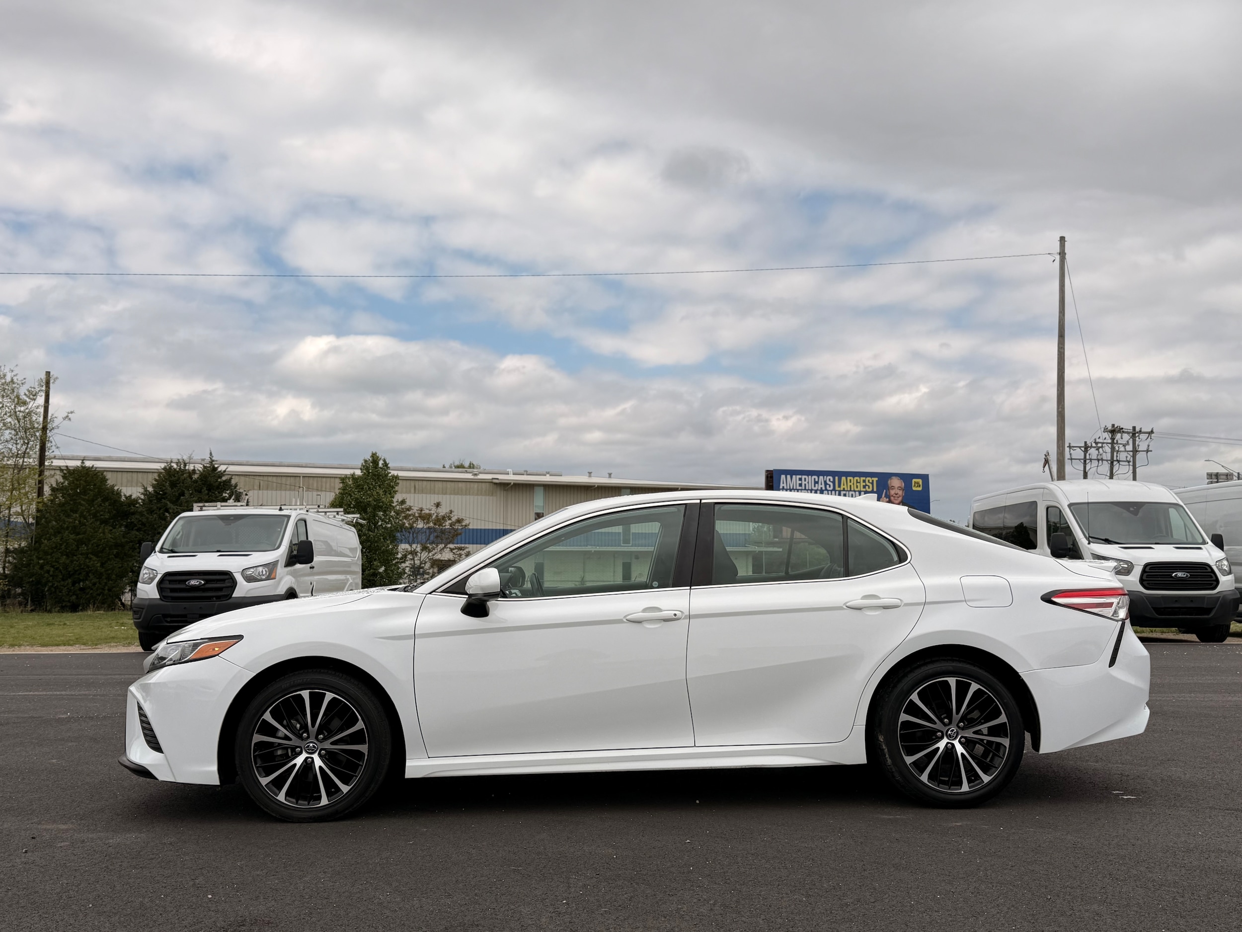 Vehicle image 11 of 30