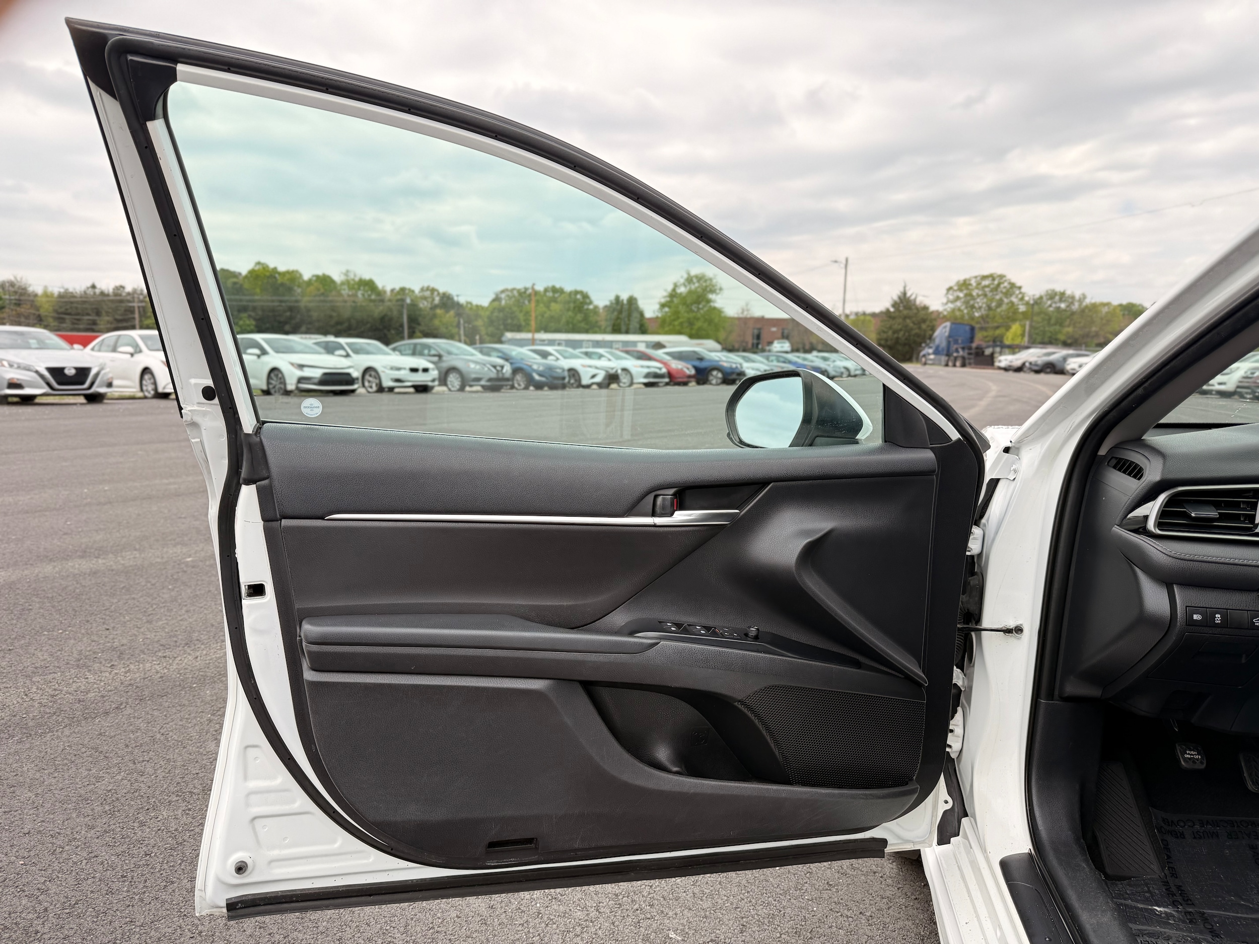 Vehicle image 12 of 30