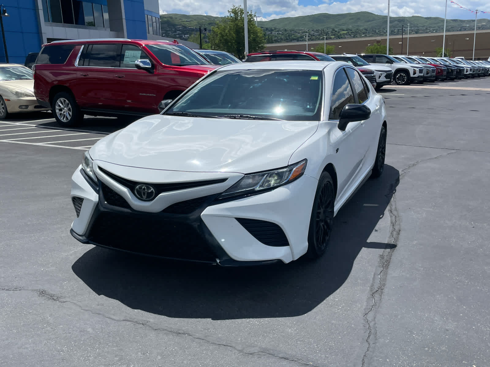 Vehicle image 3 of 40