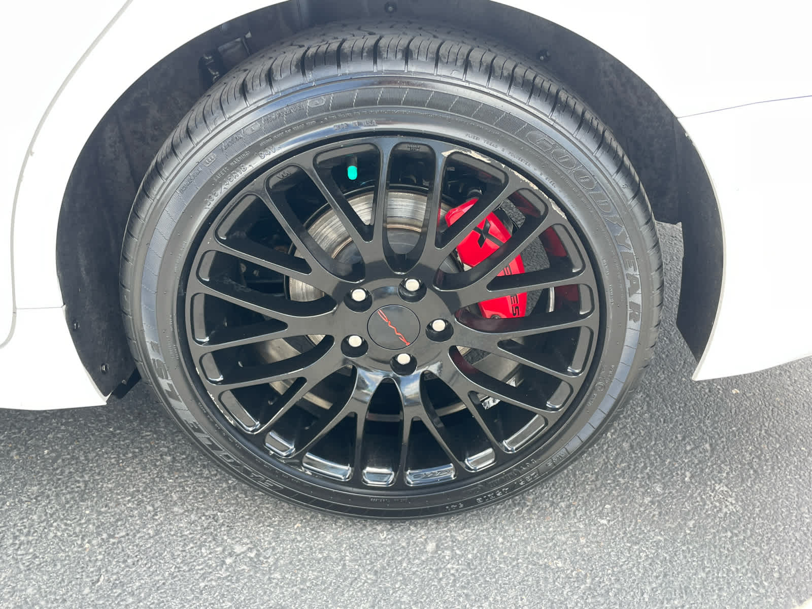 Vehicle image 14 of 40