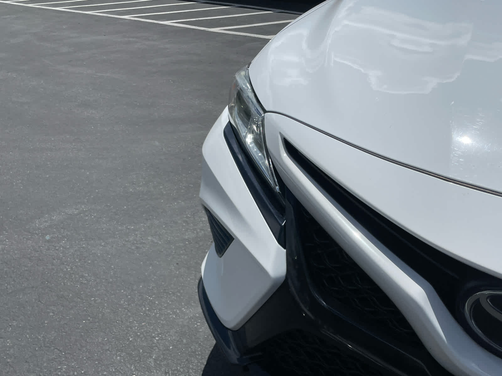 Vehicle image 16 of 40