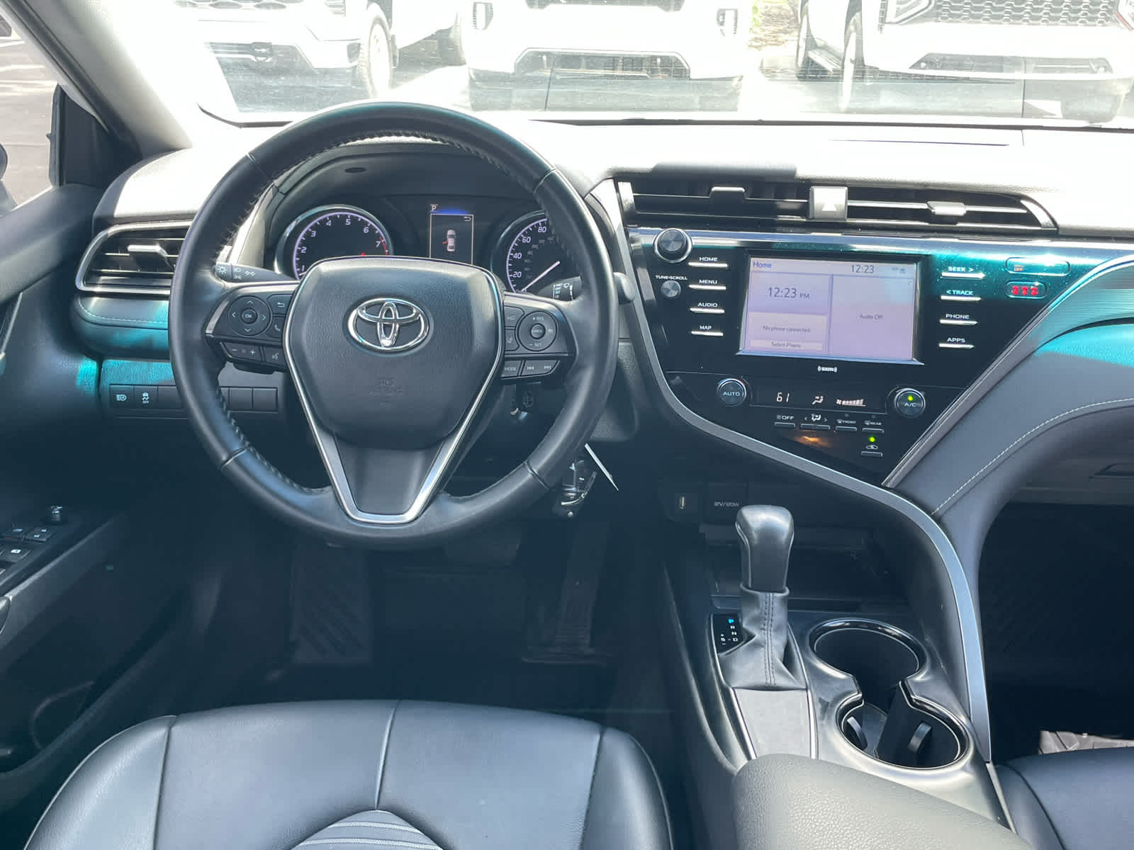 Vehicle image 22 of 40