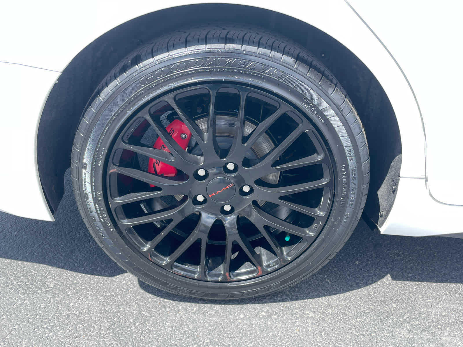 Vehicle image 18 of 40
