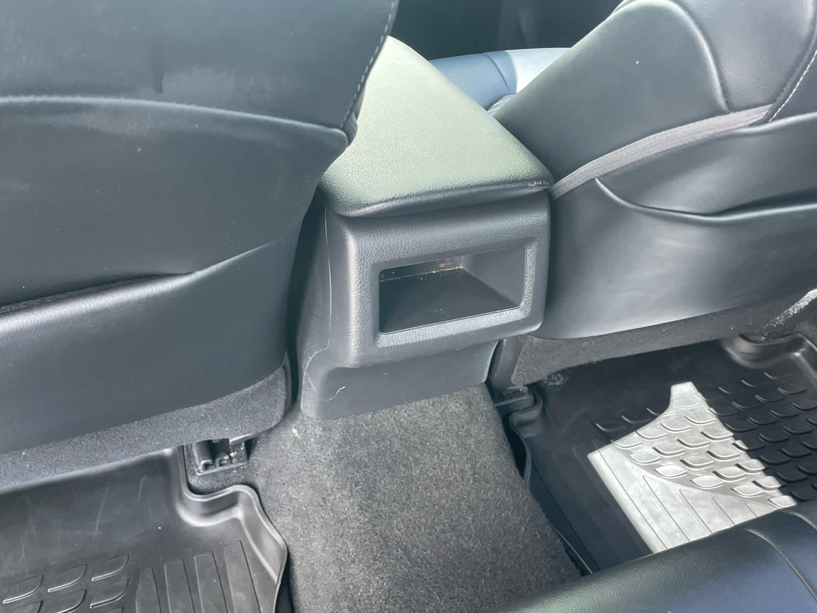 Vehicle image 20 of 40