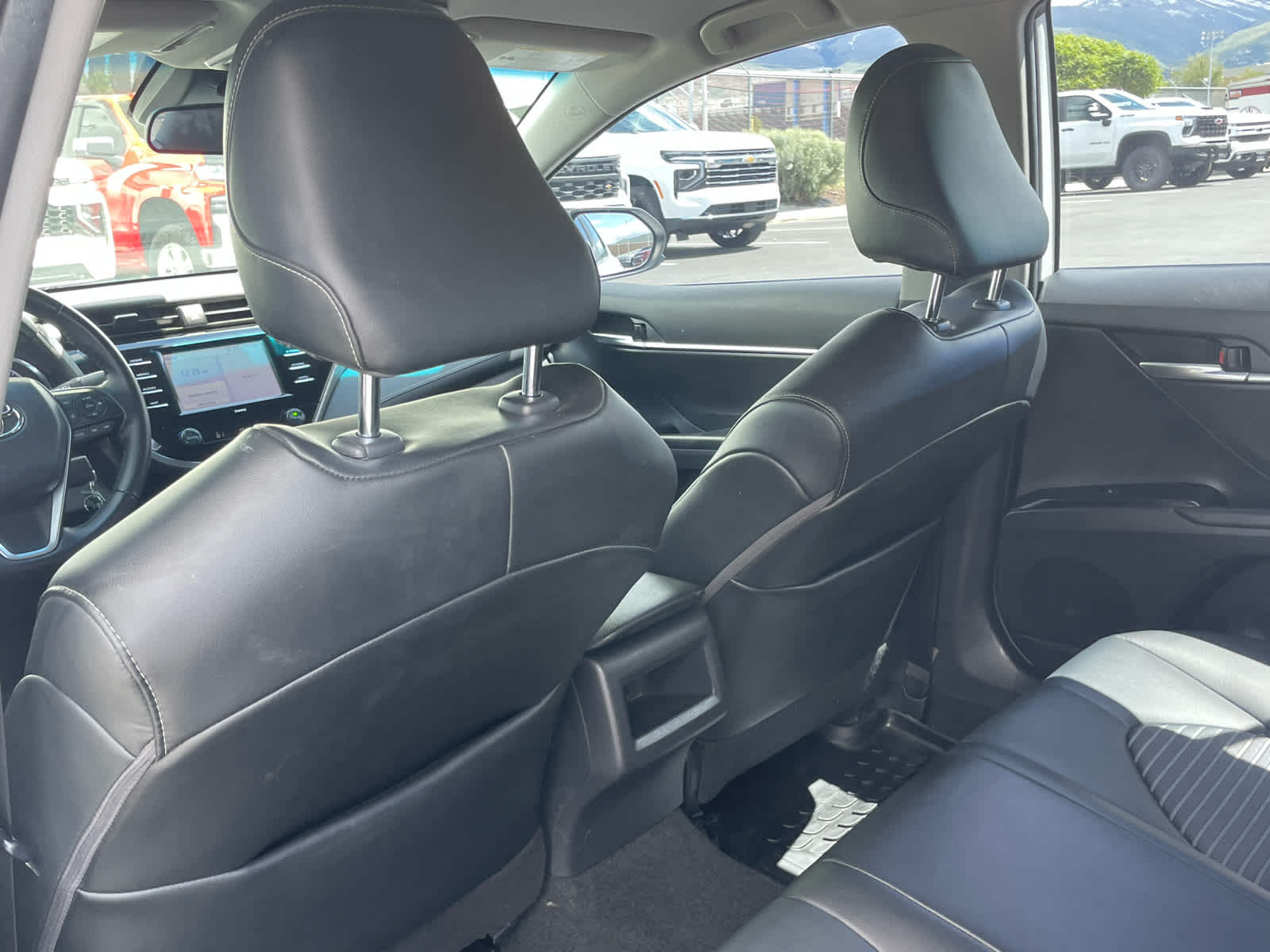 Vehicle image 21 of 40