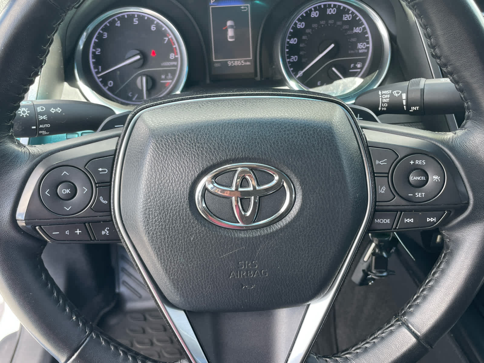 Vehicle image 29 of 40