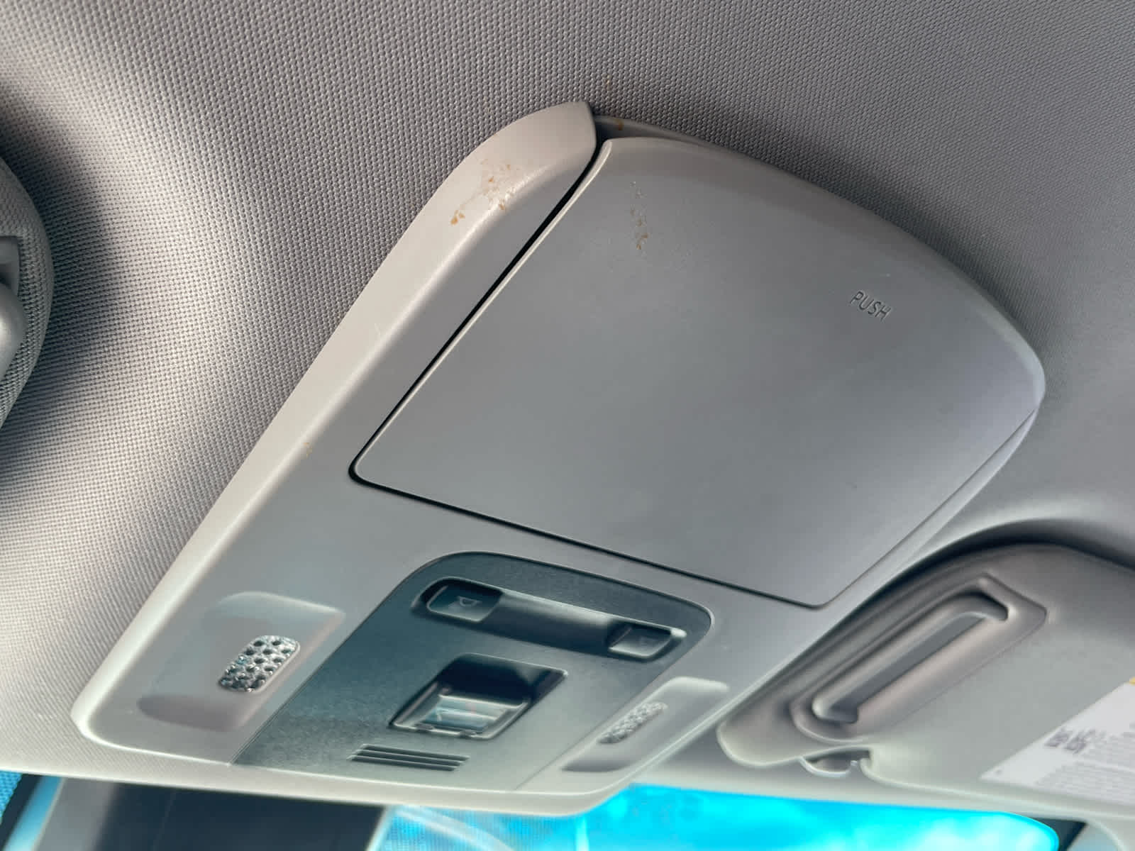 Vehicle image 33 of 40