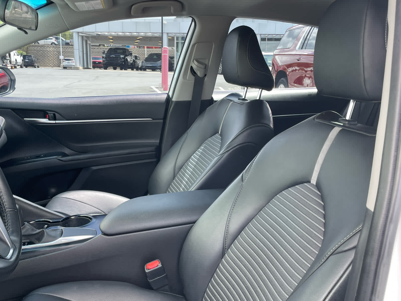 Vehicle image 24 of 40