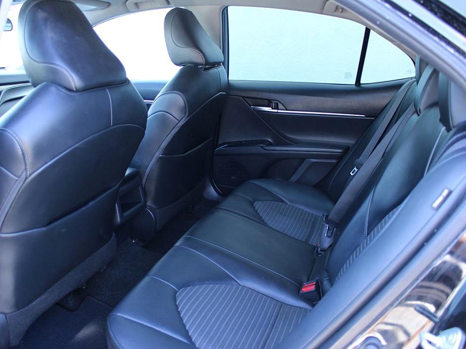 Vehicle image 10 of 15