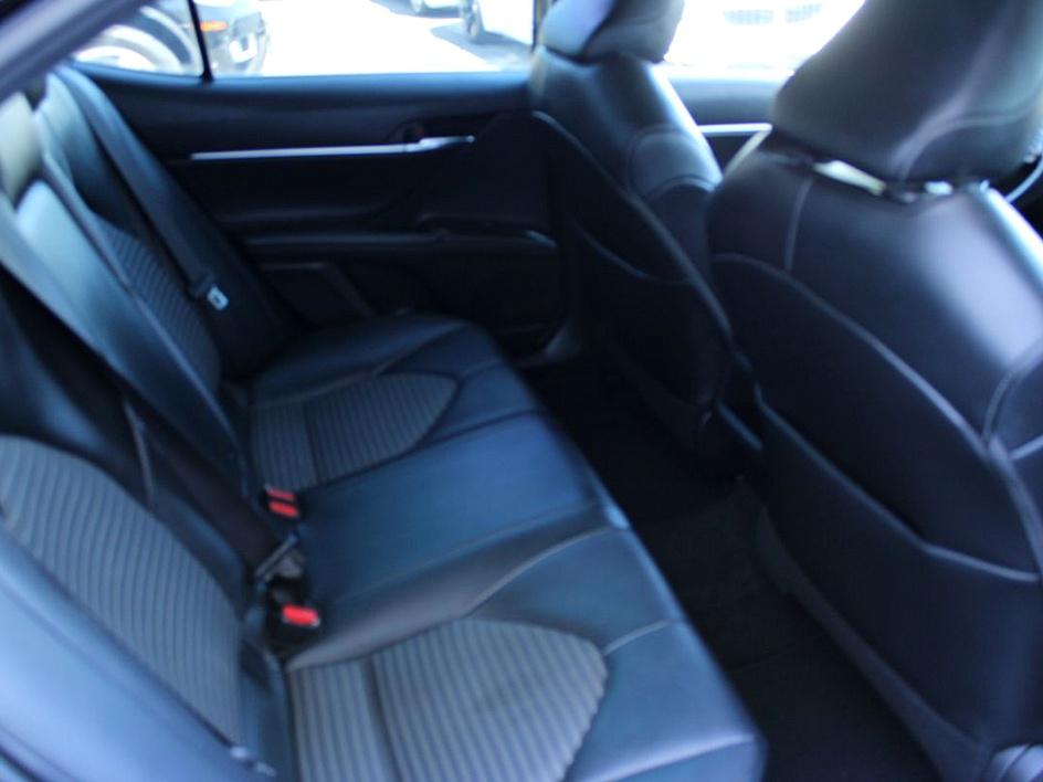 Vehicle image 12 of 15