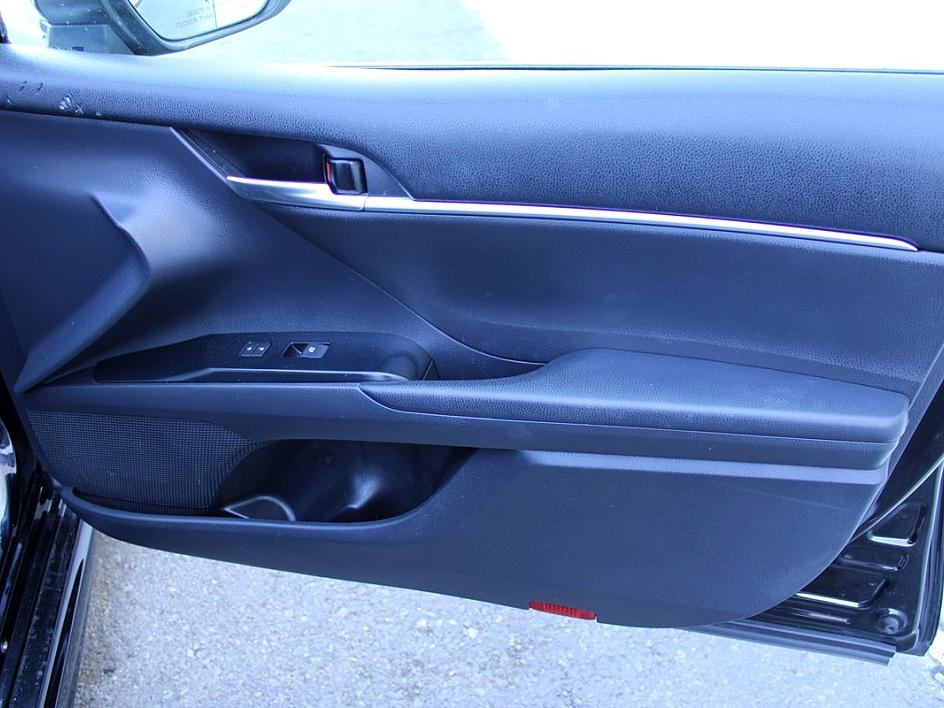 Vehicle image 14 of 15